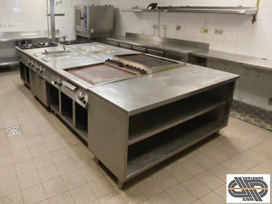 Fourneau central d'occasion cuisine professionnelle Mareno module 900