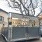 Terrasse d'extérieur en bois avec panneaux en fer forgé -  27m²