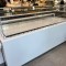 Vitrine réfrigérée 2m20 de magasin resto/traiteur – finition « full white »
