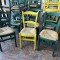 Lot de 23 chaises colorées style rustique avec assise en paille 