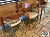 Lot 32 chaises bridges de restauration – métal et bois