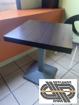 Lot de 14 tables CHR dessus plateau marron ( plus de 30 couverts au total)