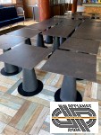 Assortiment de 20 tables CHR plateau style wengé | extra-fin pied conique