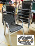 Lot 55 fauteuils de terrasse Alu chromé & résine tressée marron façon rotin
