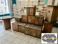 Lot complet déco bois naturel : 12 tabourets cubes + 4 tables basses
