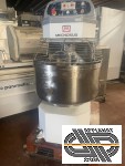 Pétrin à spirale automatique très récent (Mecnosud - 100kg)