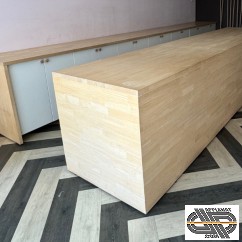 Ensemble bahut 14 portes (5m65) + comptoir d'accueil (4m00)