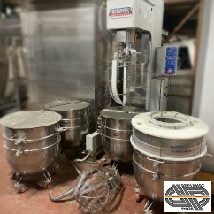 Batteur-mélangeur planétaire Aeromix 120 litres  avec 4 cuves en dotation