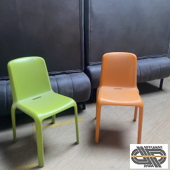 Lot 26 chaises plastique design | Pedrali Snow | 18 oranges + 8 vertes