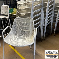 Lot 24 fauteuils exterieur blancs design (marque : EMU)