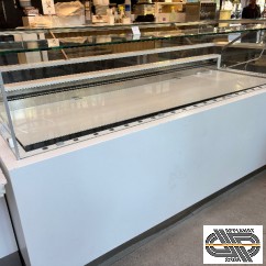 Vitrine réfrigérée 2m20 de magasin resto/traiteur – finition « full white »
