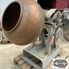 Ancienne turbine a pralines | cuve cuivre | capacité ± 15 Litres / 7 Kg de produit