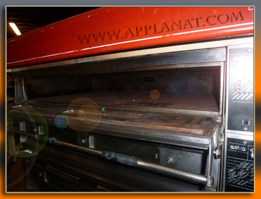Four modulaire Salva  E15/ST87 - 3 étages - dalles acier.