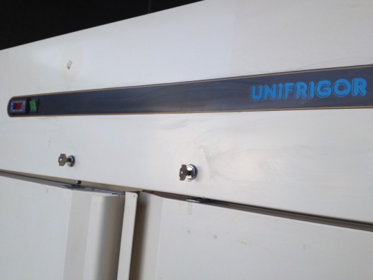Armoire frigo 1400 litres format pâtissier - UNIFRIGOR –  AGP 2D 142