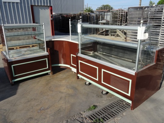 Ensemble Vitrine boulangerie 2m20 x 3m15 & panetière - JORDAO – ISOTECH