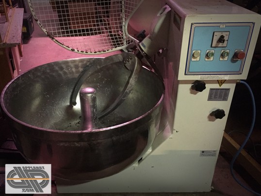Pétrin à axe oblique 45L MIXER