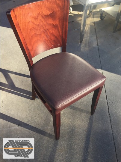 Lot de 20 chaises en bois