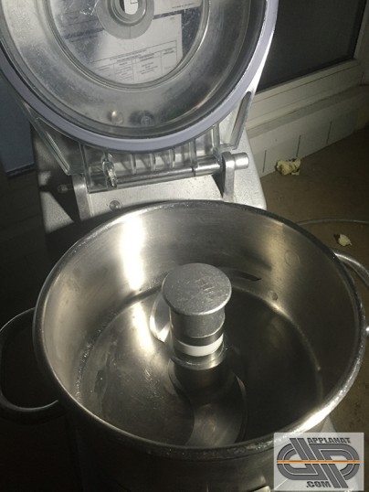 Cutter mélangeur 8L