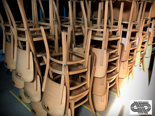 Lot 82 chaises de cafeteria bois clair ( ton sable) (mobilier CHR occasion)