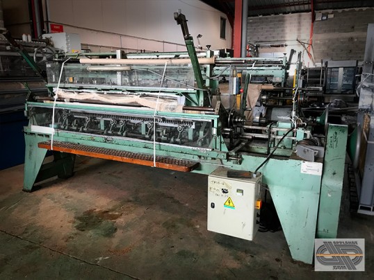 Ancienne matelasseuse PIK PIK Multipique – ROUBANE pic pic machine pour industrie textile rembourrage matelassage réalisation isolations minces.