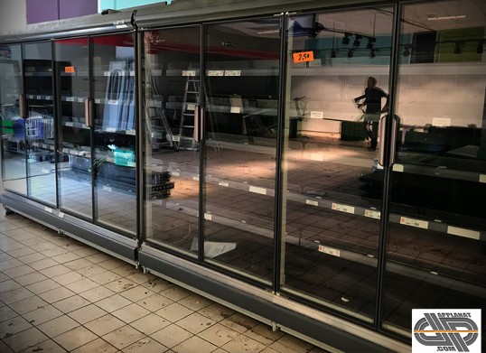 Vitrines verticales à portes vitrées EPTA COSTAN LEONS37 2m50