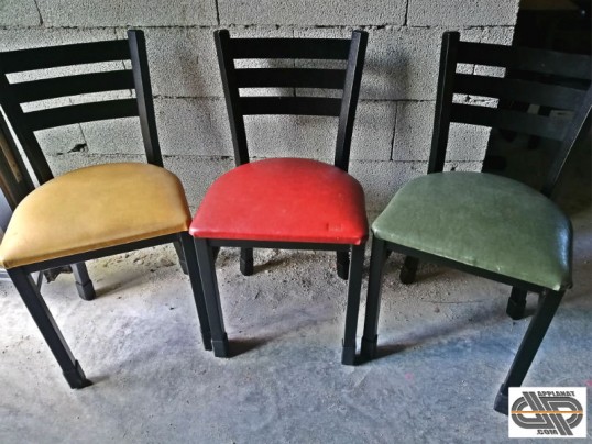 Lot 25 chaises restauration PLYMOLD occasion PRO