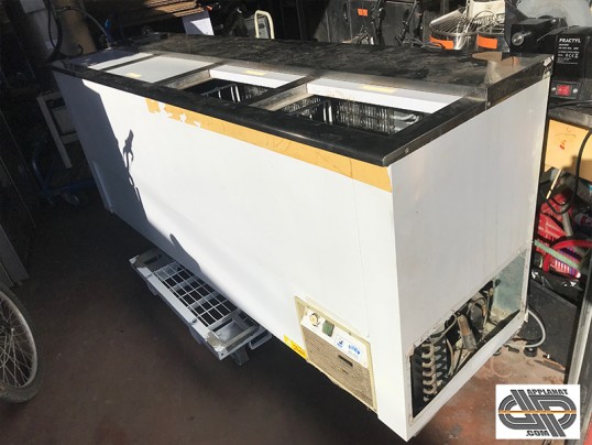 Refroidisseur horizontal pour bouteilles & canettes à 4 portillons coulissants 