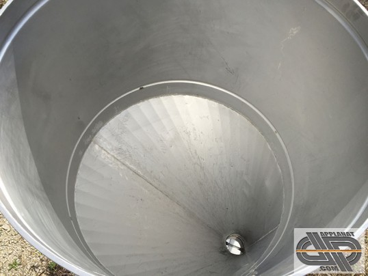 Cuve fond conique inox 650 litres