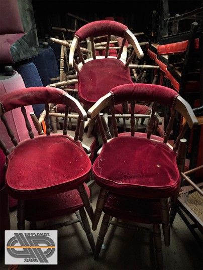 Lot de 37 chaises en bois d'occasion