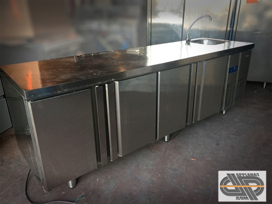 INFRICO BMGN2450F Table réfrigérée 4 portes avec évier