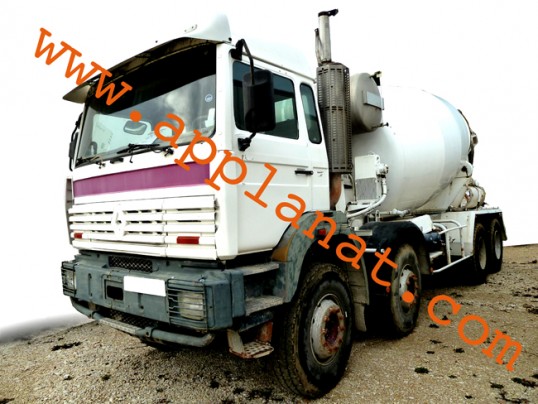Camion toupie RENAULT 8x4 32 Tonnes