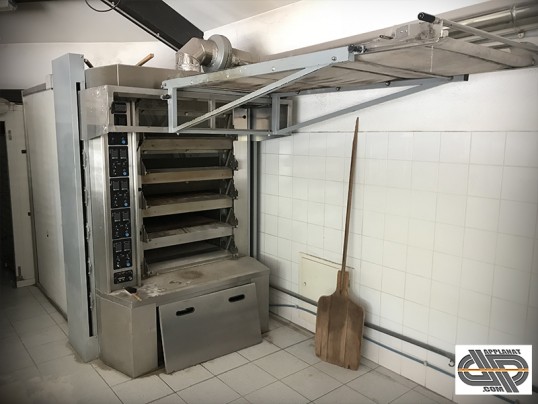Four à sole de boulanger avec enfourneur a colonne pour cuisson de pains viennoiseries, pains , patisseries