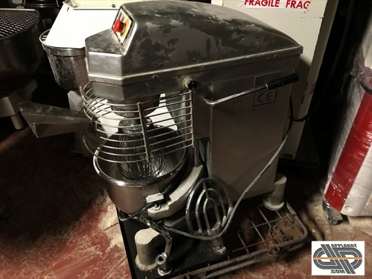 Batteur mélangeur SINMAG professionnel modèle en Alimentation monophasé  220V - 20 litres 3 outils 