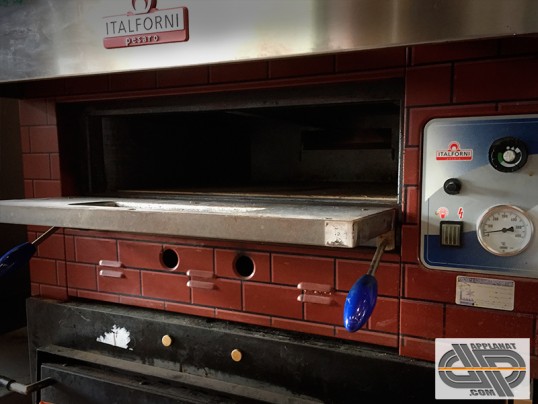 Four pizza à gaz professionnel