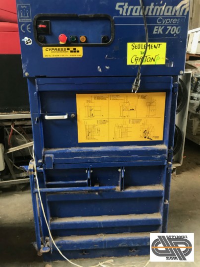 Presse à carton hydraulique EK 700 STRAUTMANN d’occasion