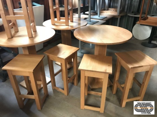 lot tables hautes ( mange debout) et tabourets bois massif bar restaurant snack