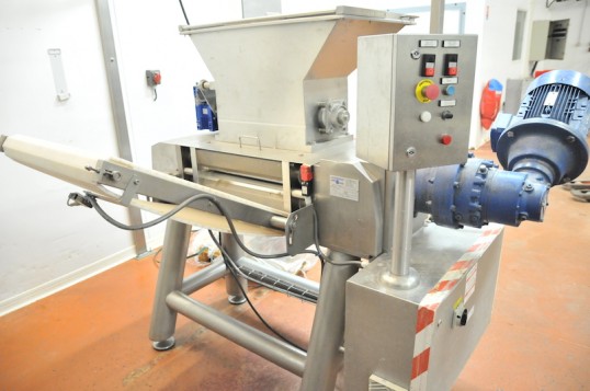 Coupeuse calibreuse laminoir DOMINIONI A540F