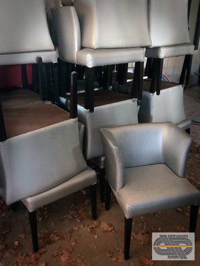 Lot de 34 fauteuils gris métallisé style alu- style boite de nuit