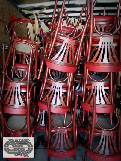 Lot de 60 chaises bistrot d'occasion