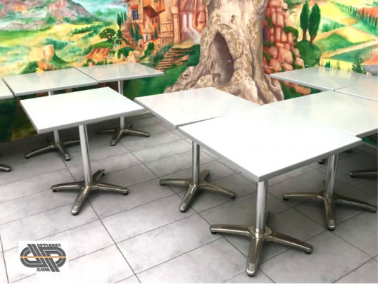 lot table chr carré plateau werzalit pied inox