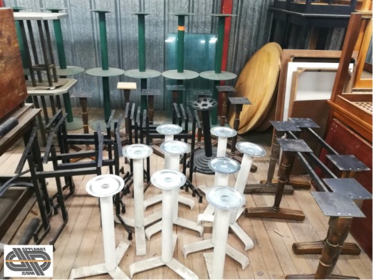 Lot pieds de tables chr d'occasion professionnel