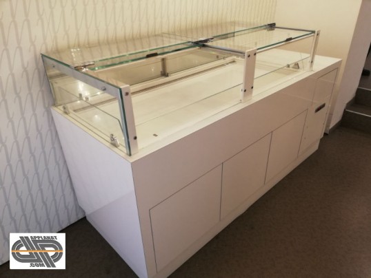 Îlot pâtisserie 2m20 style vitrine bijouterie  – CIAM 