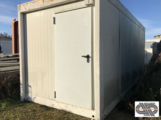 Bungalow algeco d'occasion avec porte sur la largeur