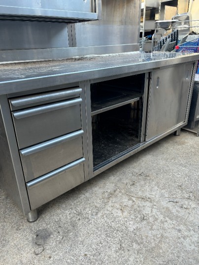 table de travail inox avec étagère et tiroirs