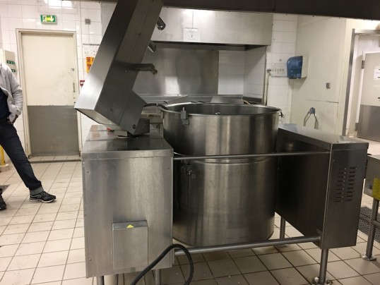 Marmite 300 litres vapeur à mélangeur - CLEVELAND MKEL 80-T arrière