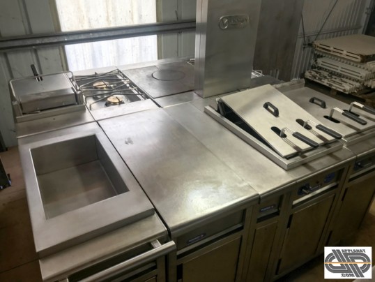 Fourneau central professionnel d'occasion en modules gamme 900 ROSINOX 