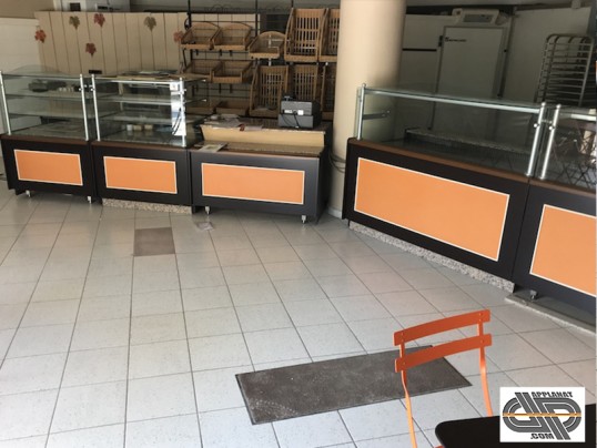Meubles comptoirs de magasin de boulangerie pâtisserie