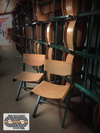 Lot de chaises de cafeteria d'occasion