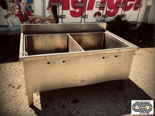 Plonge inox qualité pro à deux gros bacs (2 x 220 litres)