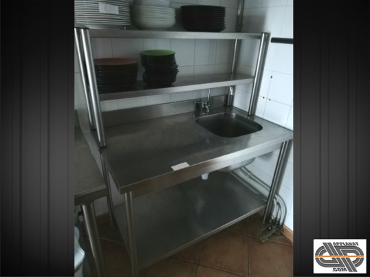 Plonge inox professionnelle d’occasion avec étagère professionnelle